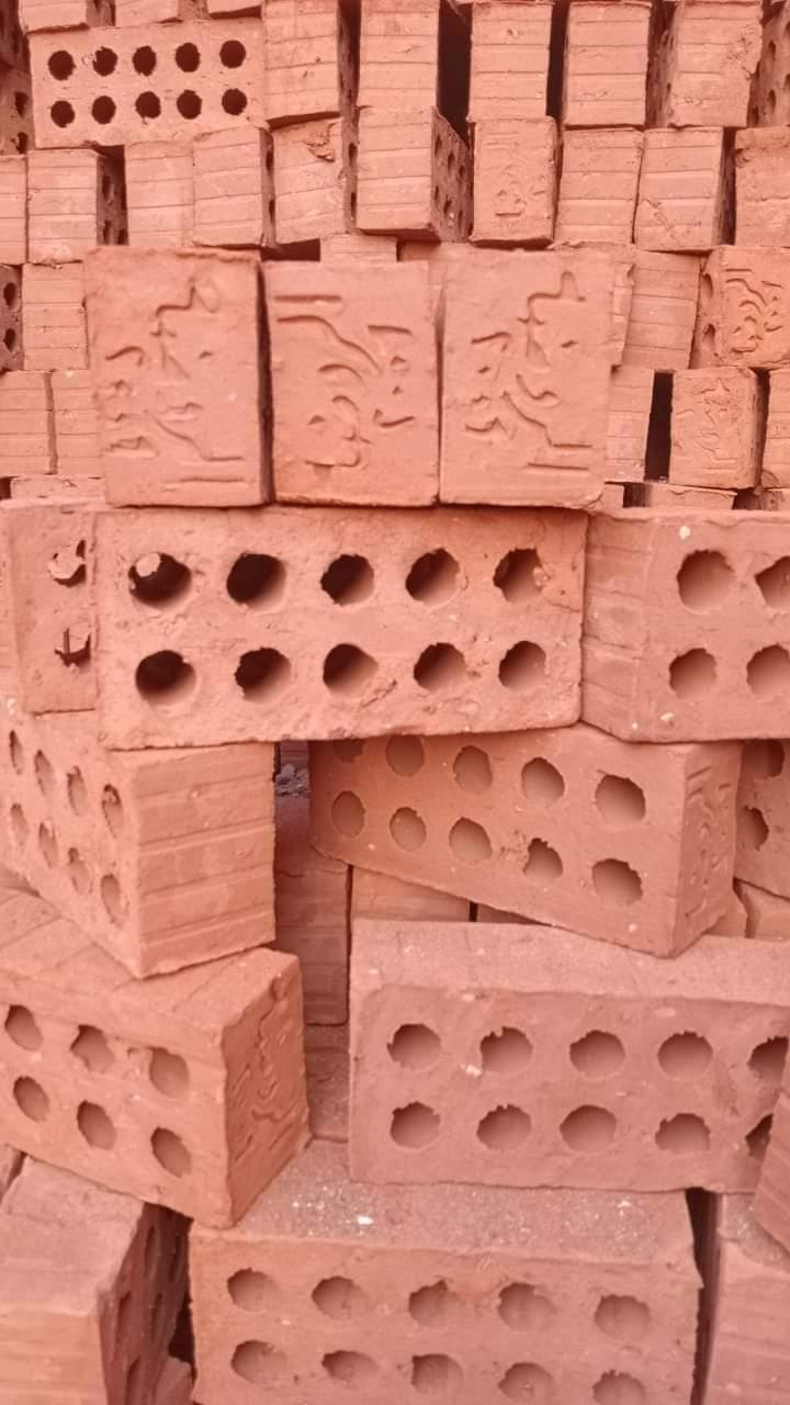 🧱 النور للطوب الأحمر… أساس يعمّر 🏗️ اختار النور… اختار الصح