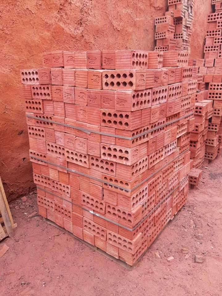 طوب أحمر طفلي للبيع