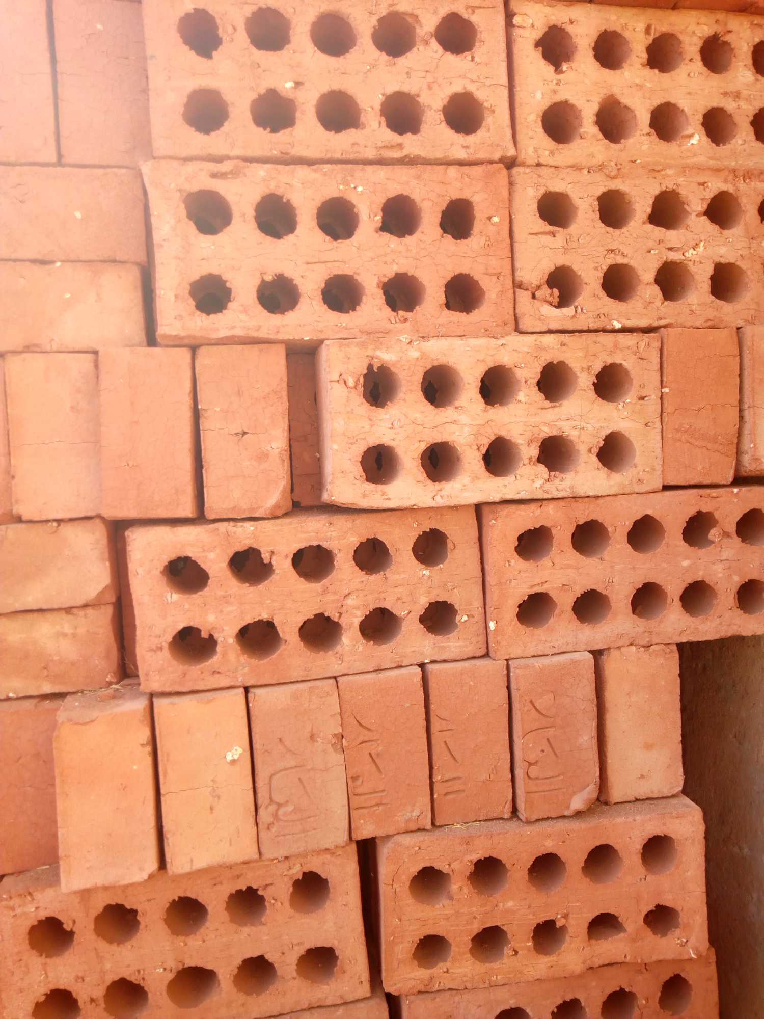 طوب احمر طفلي عالي الجوده